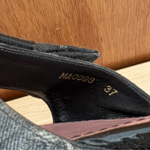 LOUIS VUITTON sz 7 37 Black Denim Bow Flats Sandals - Picture 6 of 14